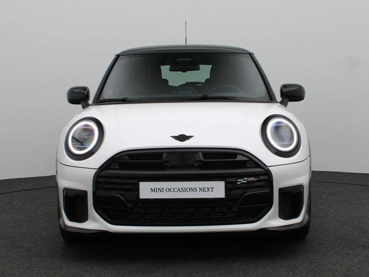Cooper S Pakket XL + Glazen panoramadak + Harman Kardon + Camera + Driving Assistant Plus + Elektrisch verstelbare stoelen + Massage