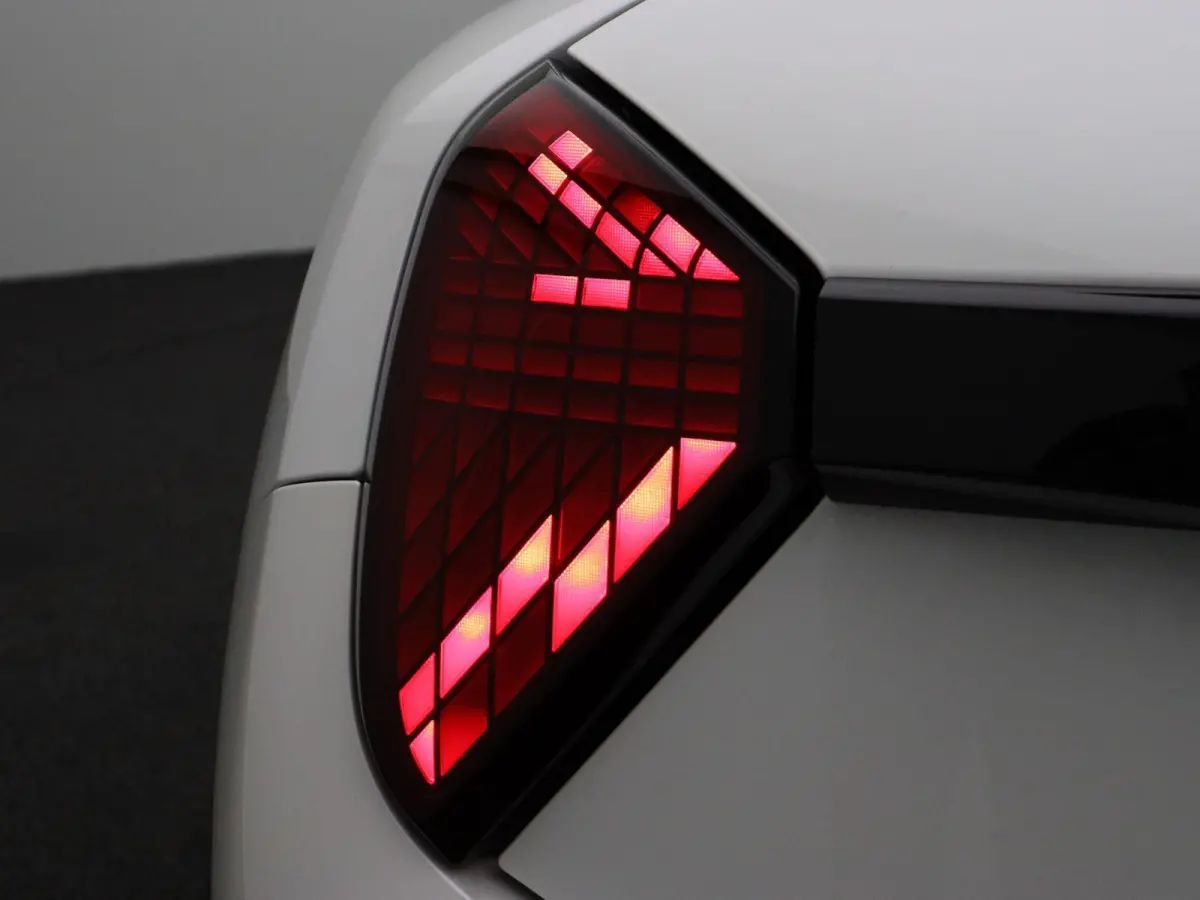 Cooper S Pakket XL + Glazen panoramadak + Harman Kardon + Camera + Driving Assistant Plus + Elektrisch verstelbare stoelen + Massage