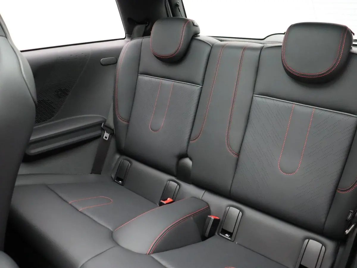 Cooper S Pakket XL + Glazen panoramadak + Harman Kardon + Camera + Driving Assistant Plus + Elektrisch verstelbare stoelen + Massage