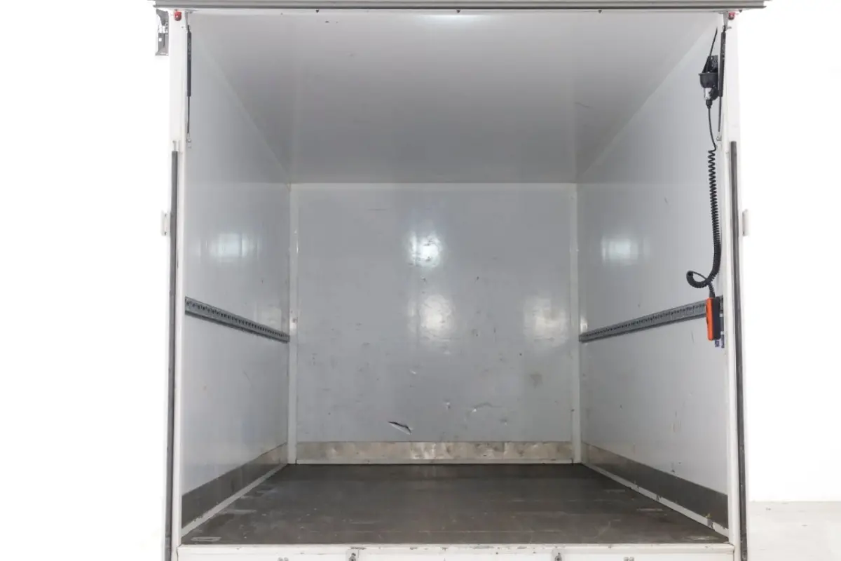 2.2D 140pk Bakwagen met laadklep 1.060kg laadvermogen 08-2023