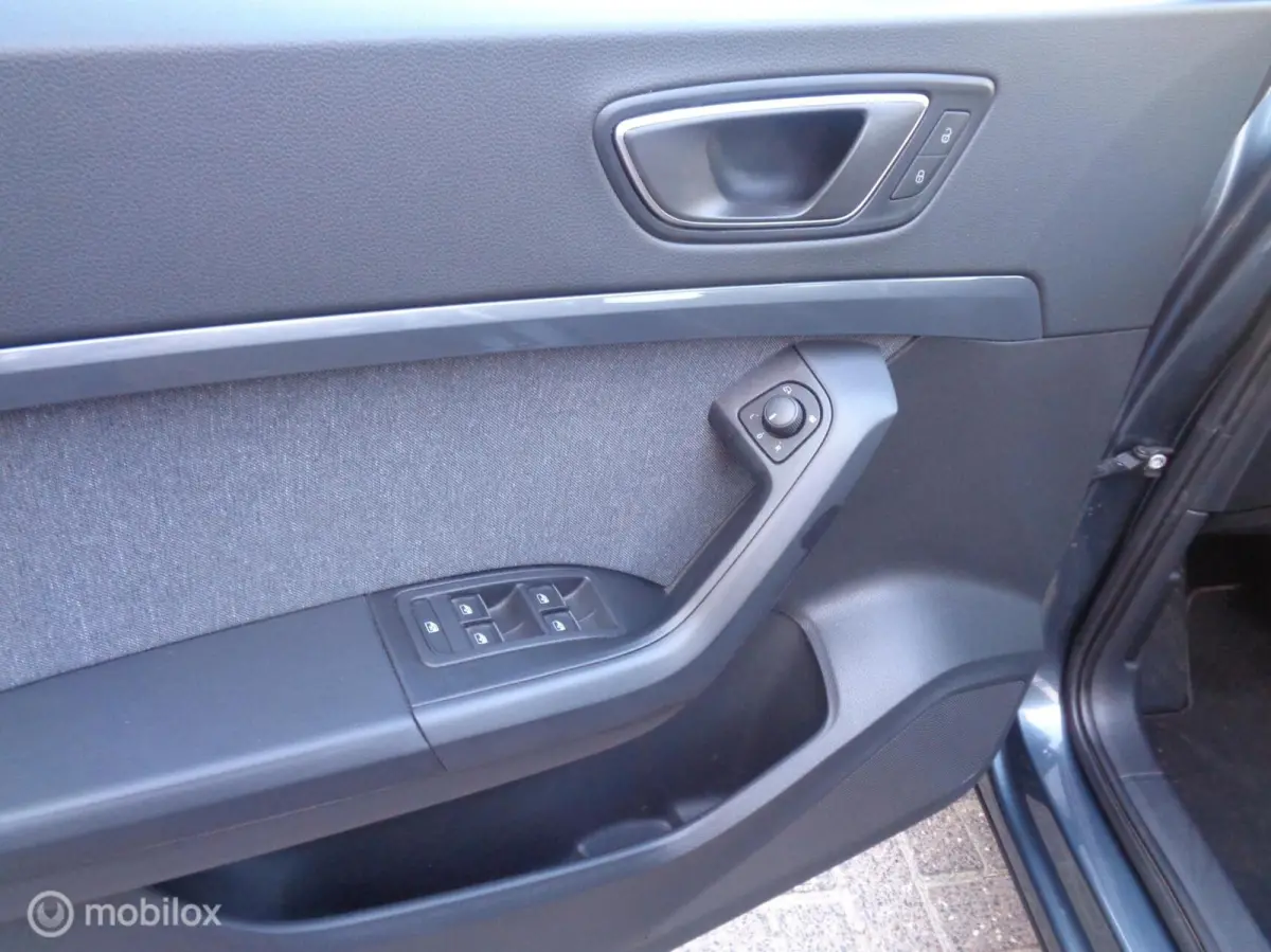 1.0 TSI Style Business Intense/Airco/LED/LM velgen/Apple Carplay/1st eig/Nieuwstaat/Zuinig in verbruik