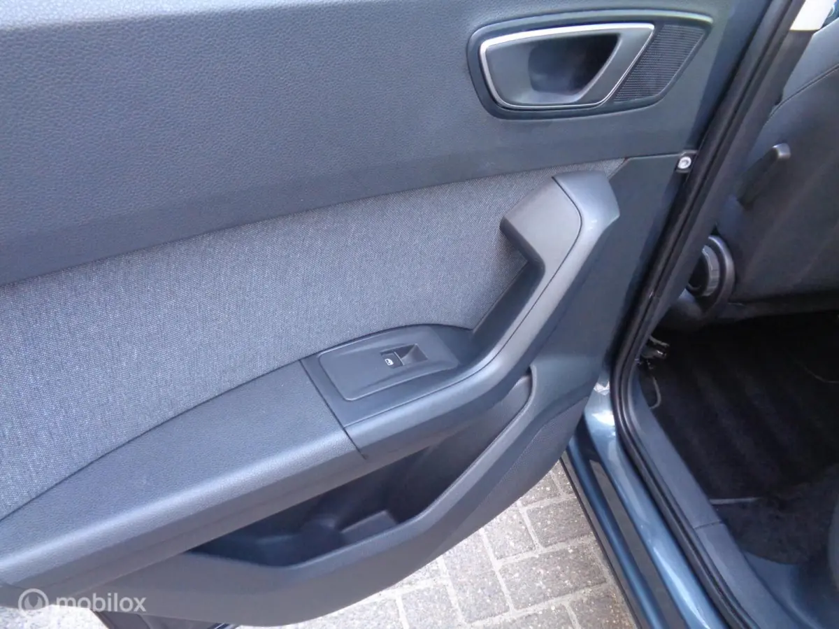 1.0 TSI Style Business Intense/Airco/LED/LM velgen/Apple Carplay/1st eig/Nieuwstaat/Zuinig in verbruik