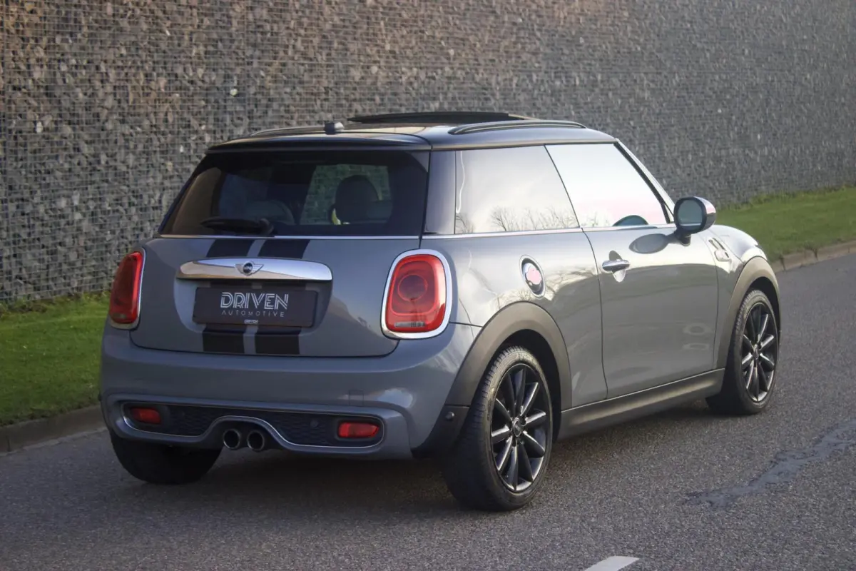 Mini 2.0 S Serious Business
