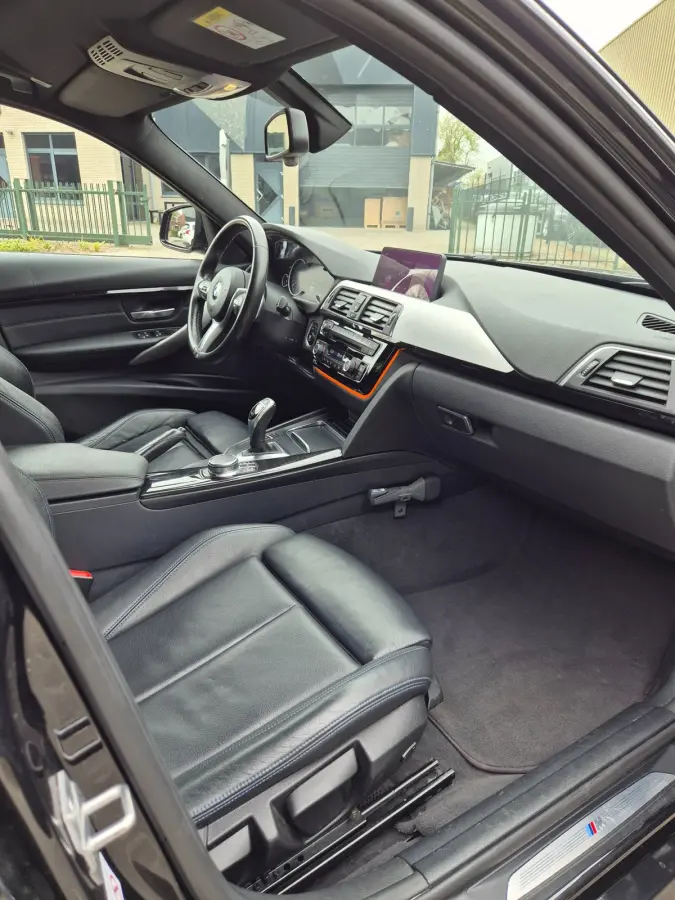 320i B48 M Sport Apple CarPlay virtual dash 6wb Leder Rijklaar NAP 320i Corporate Lease High Executive