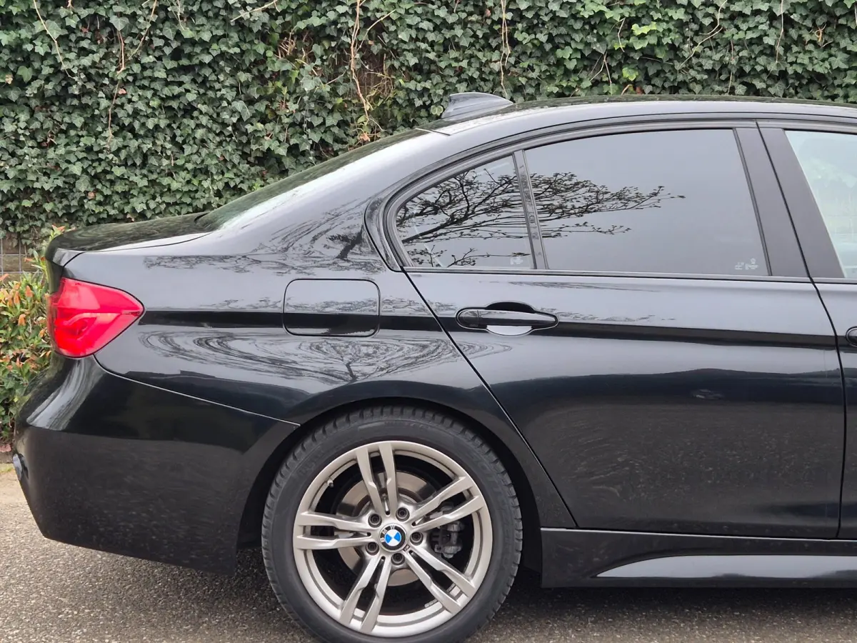 320i B48 M Sport Apple CarPlay virtual dash 6wb Leder Rijklaar NAP 320i Corporate Lease High Executive