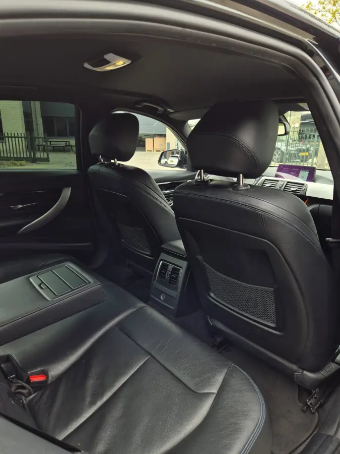 320i B48 M Sport Apple CarPlay virtual dash 6wb Leder Rijklaar NAP 320i Corporate Lease High Executive