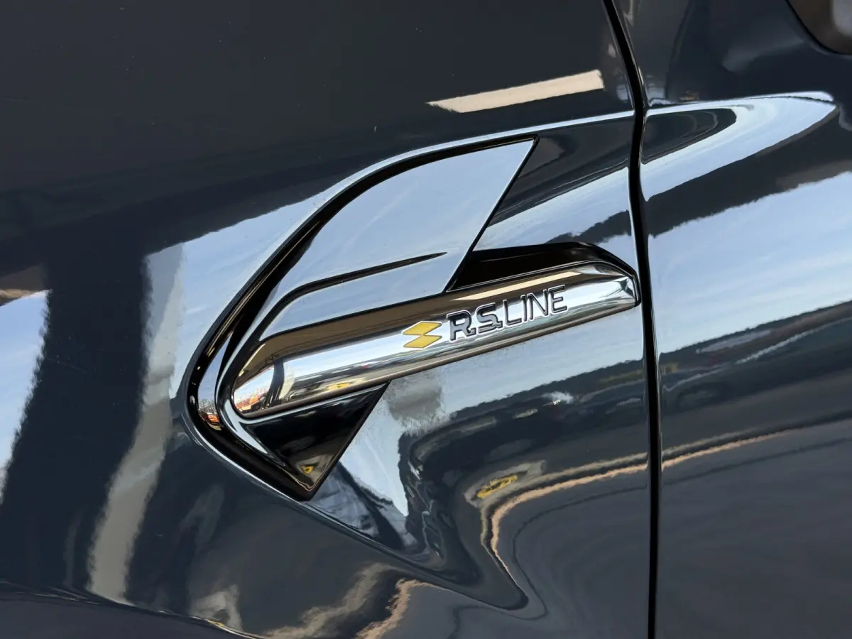 1.3 TCe 140 R.S. Line | Stoel, Stuur & Voorruitverwarming | Navi | Camera | Carplay | 100% Renault Dealer Onderhouden!