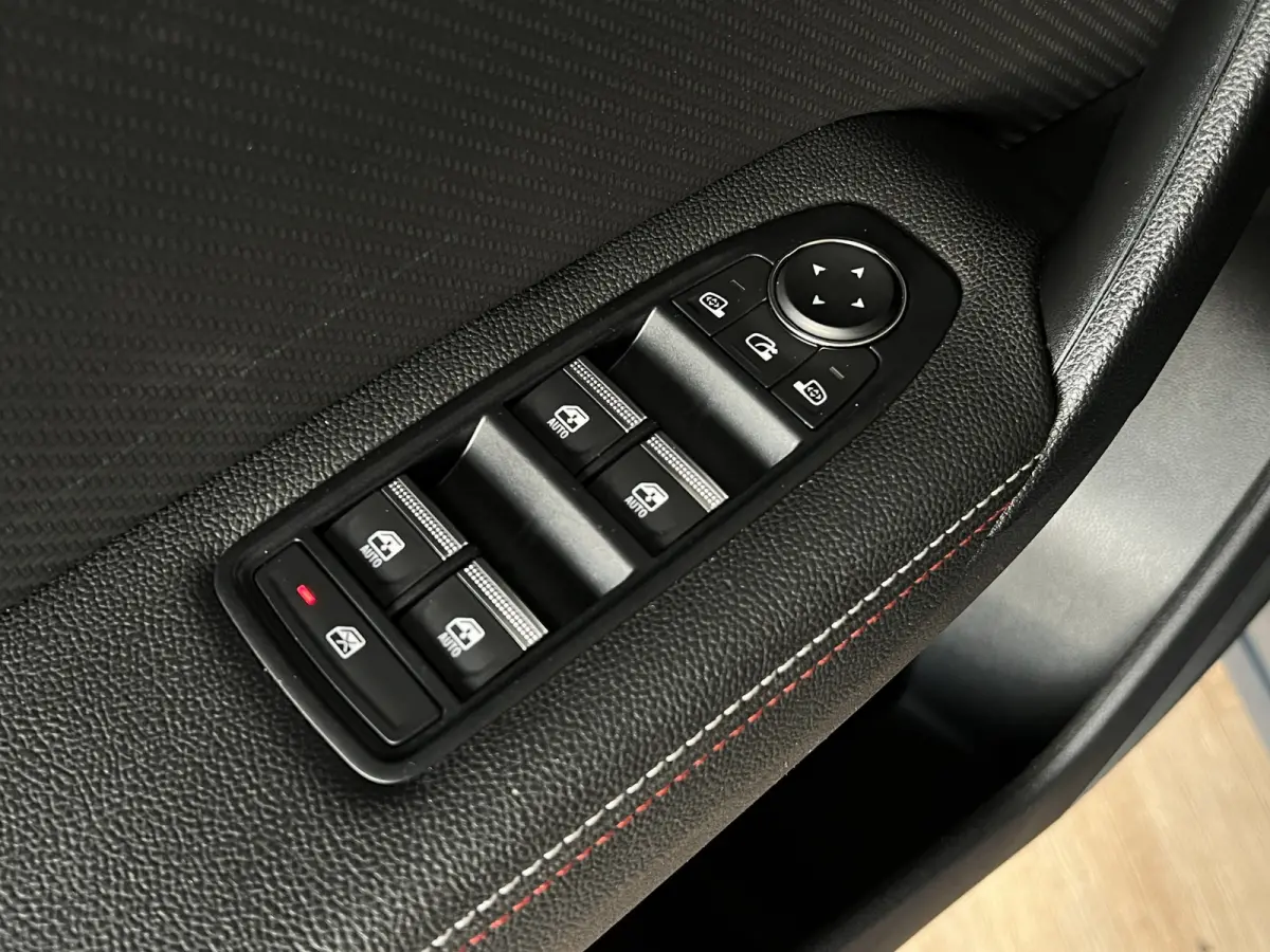 1.3 TCe 140 R.S. Line | Stoel, Stuur & Voorruitverwarming | Navi | Camera | Carplay | 100% Renault Dealer Onderhouden!