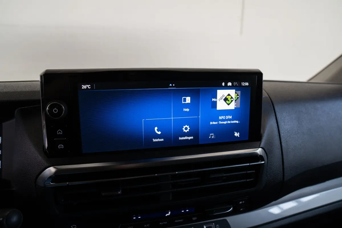 Electric L3 75 kWh STX Edition | Lederen bekleding | Stoelverwarming | Camera | Keyless | Climate Controle | Apple Carplay & Android Auto | Voorraadvoordeel !
