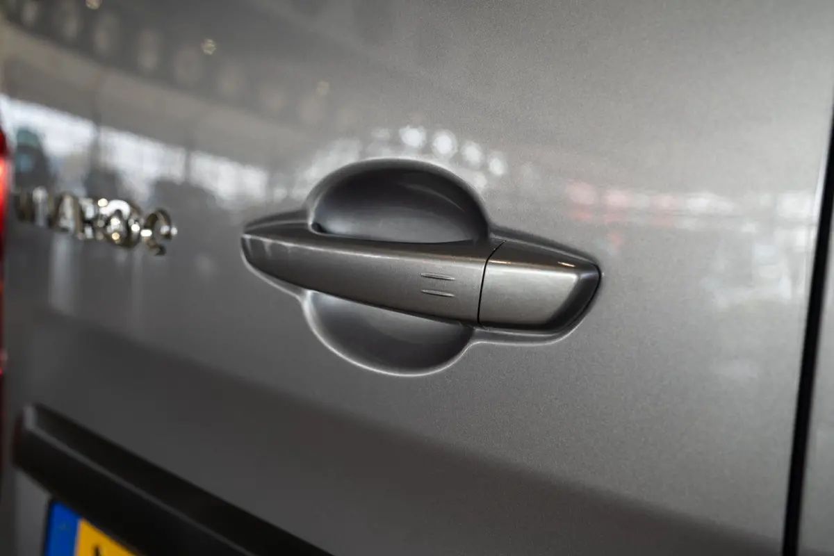 Electric L3 75 kWh STX Edition | Lederen bekleding | Stoelverwarming | Camera | Keyless | Climate Controle | Apple Carplay & Android Auto | Voorraadvoordeel !