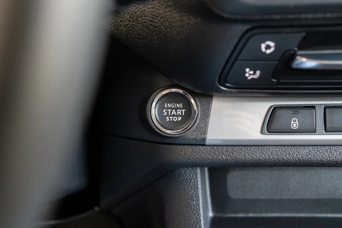 Electric L3 75 kWh STX Edition | Lederen bekleding | Stoelverwarming | Camera | Keyless | Climate Controle | Apple Carplay & Android Auto | Voorraadvoordeel !