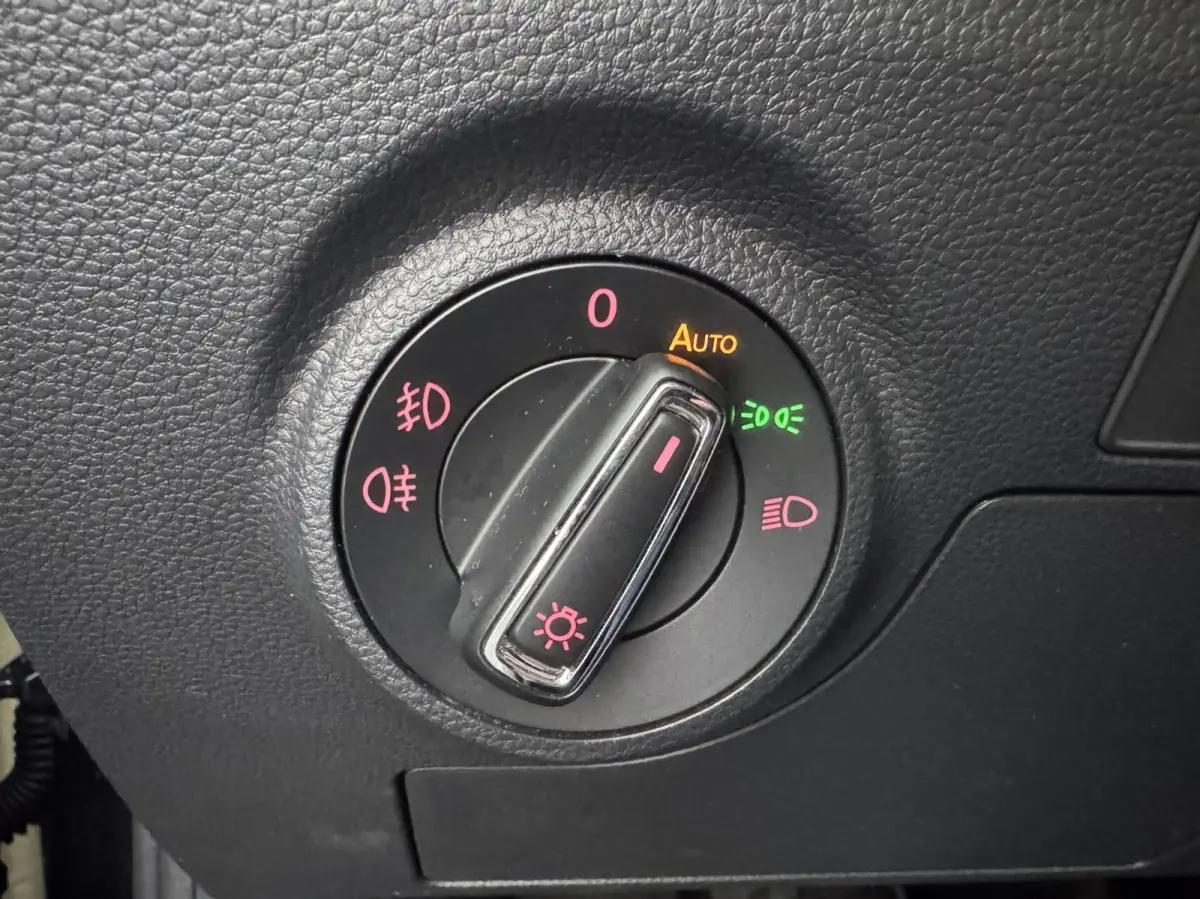 1.0 TGI FR Business Intense Stoelverwarming