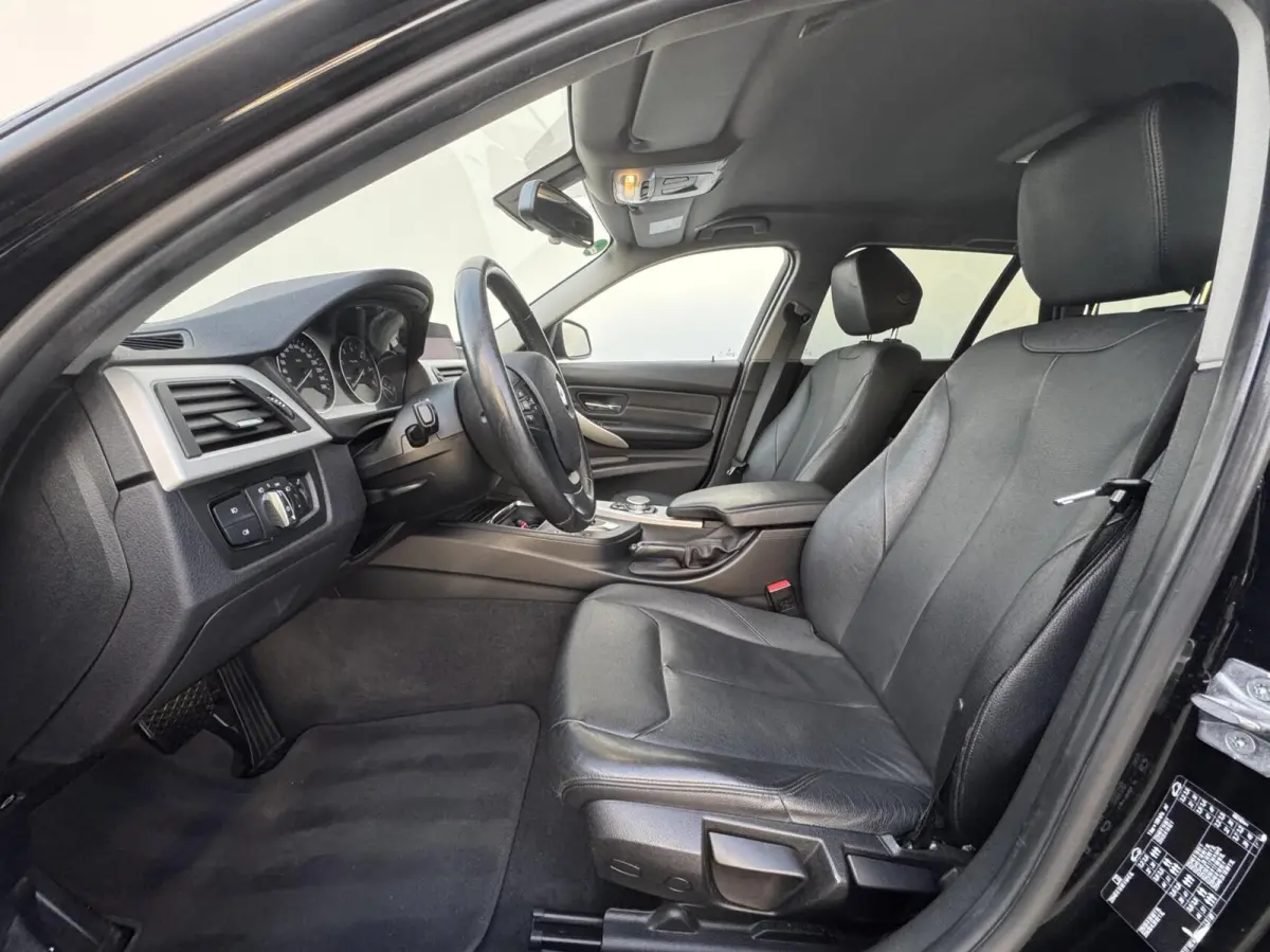 330d Centennial High Executive Trekhaak Nieuwe APK