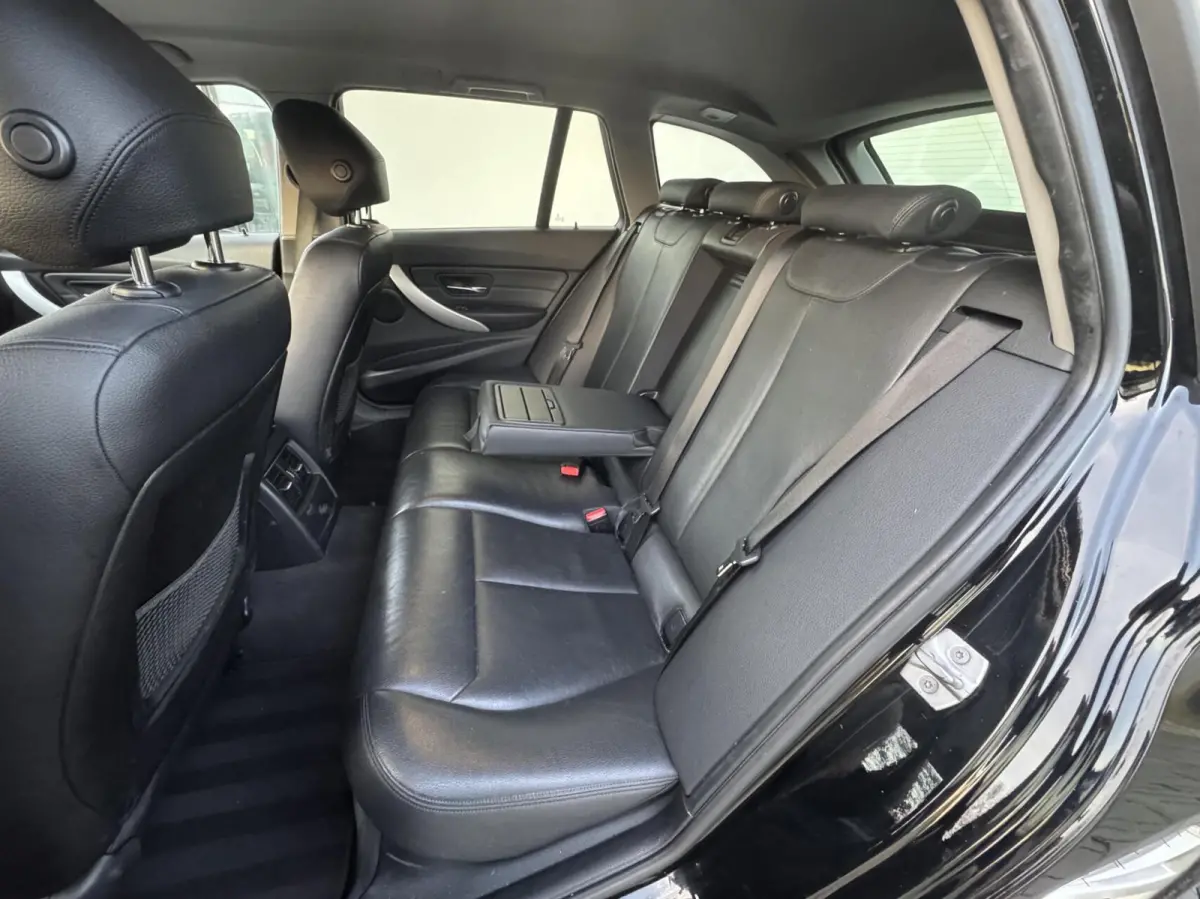 330d Centennial High Executive Trekhaak Nieuwe APK