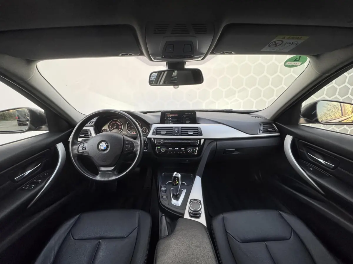 330d Centennial High Executive Trekhaak Nieuwe APK