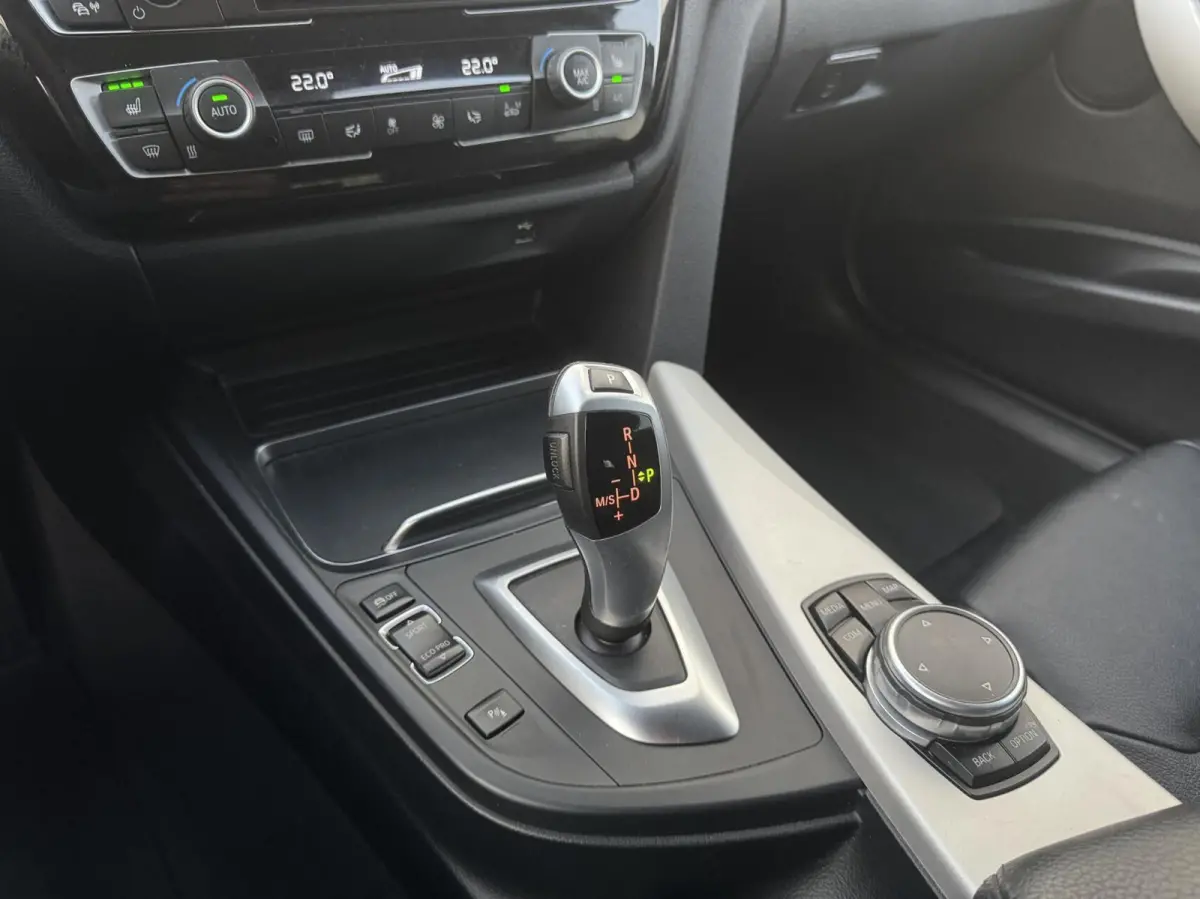 330d Centennial High Executive Trekhaak Nieuwe APK