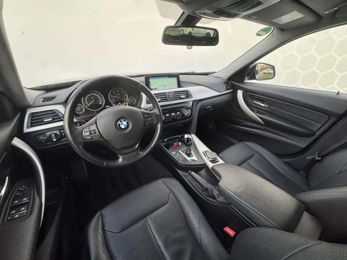 330d Centennial High Executive Trekhaak Nieuwe APK