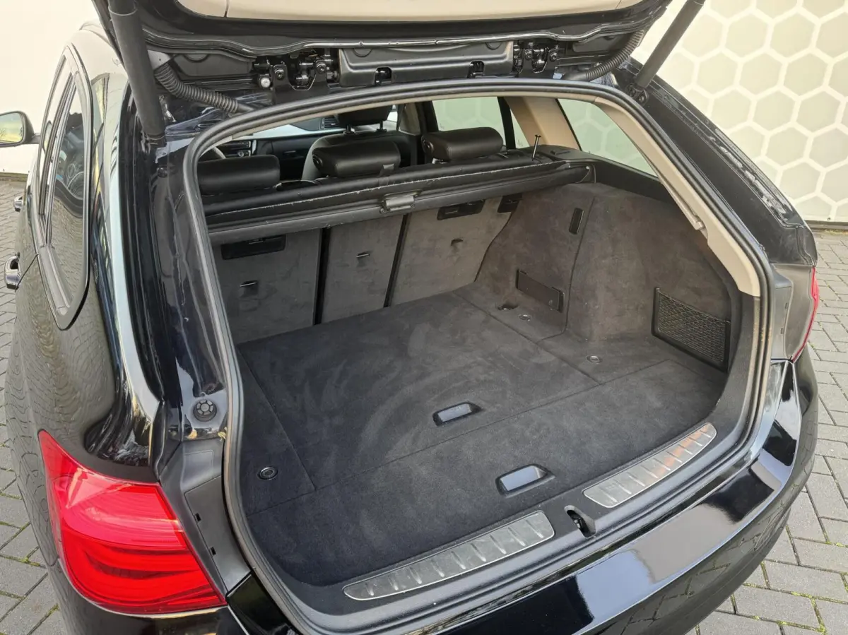 330d Centennial High Executive Trekhaak Nieuwe APK