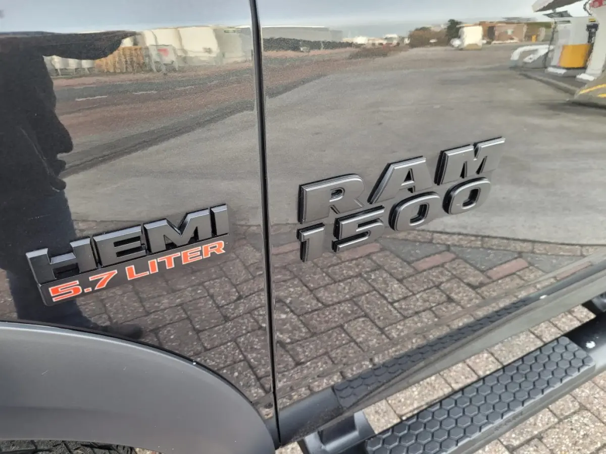 1500 5.7 V8 4x4 Crew Cab 5'7 Rebel Leder, Luchtvering, Trekh 3500