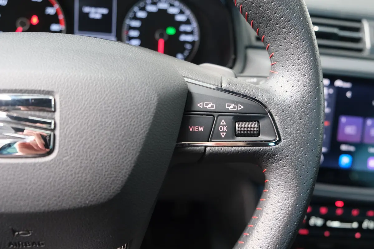 1.0 TSI FR Business Intense Automaat - N.A.P. Airco, Cruise, PDC, Navi, Carplay, Camera.