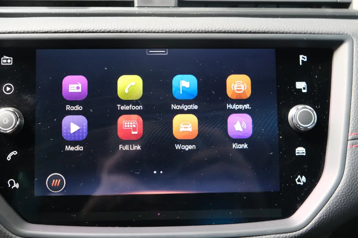 1.0 TSI FR Business Intense Automaat - N.A.P. Airco, Cruise, PDC, Navi, Carplay, Camera.