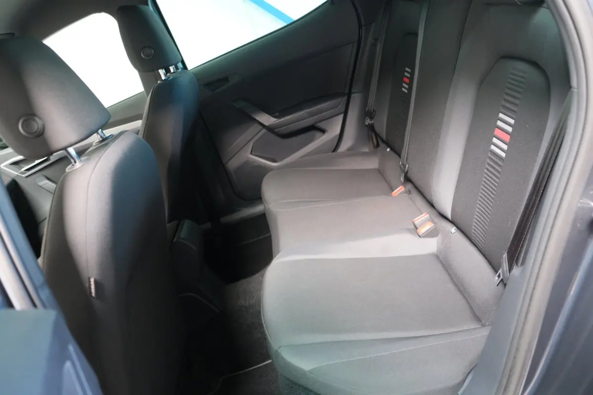 1.0 TSI FR Business Intense Automaat - N.A.P. Airco, Cruise, PDC, Navi, Carplay, Camera.
