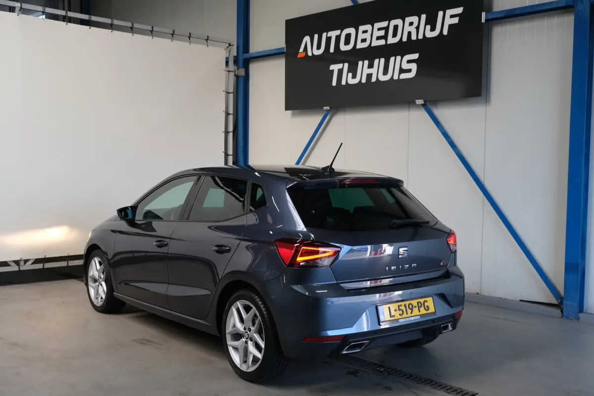 1.0 TSI FR Business Intense Automaat - N.A.P. Airco, Cruise, PDC, Navi, Carplay, Camera.