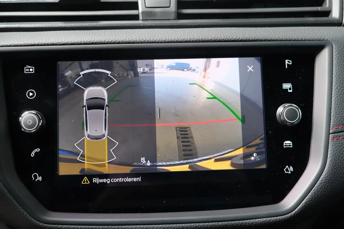 1.0 TSI FR Business Intense Automaat - N.A.P. Airco, Cruise, PDC, Navi, Carplay, Camera.