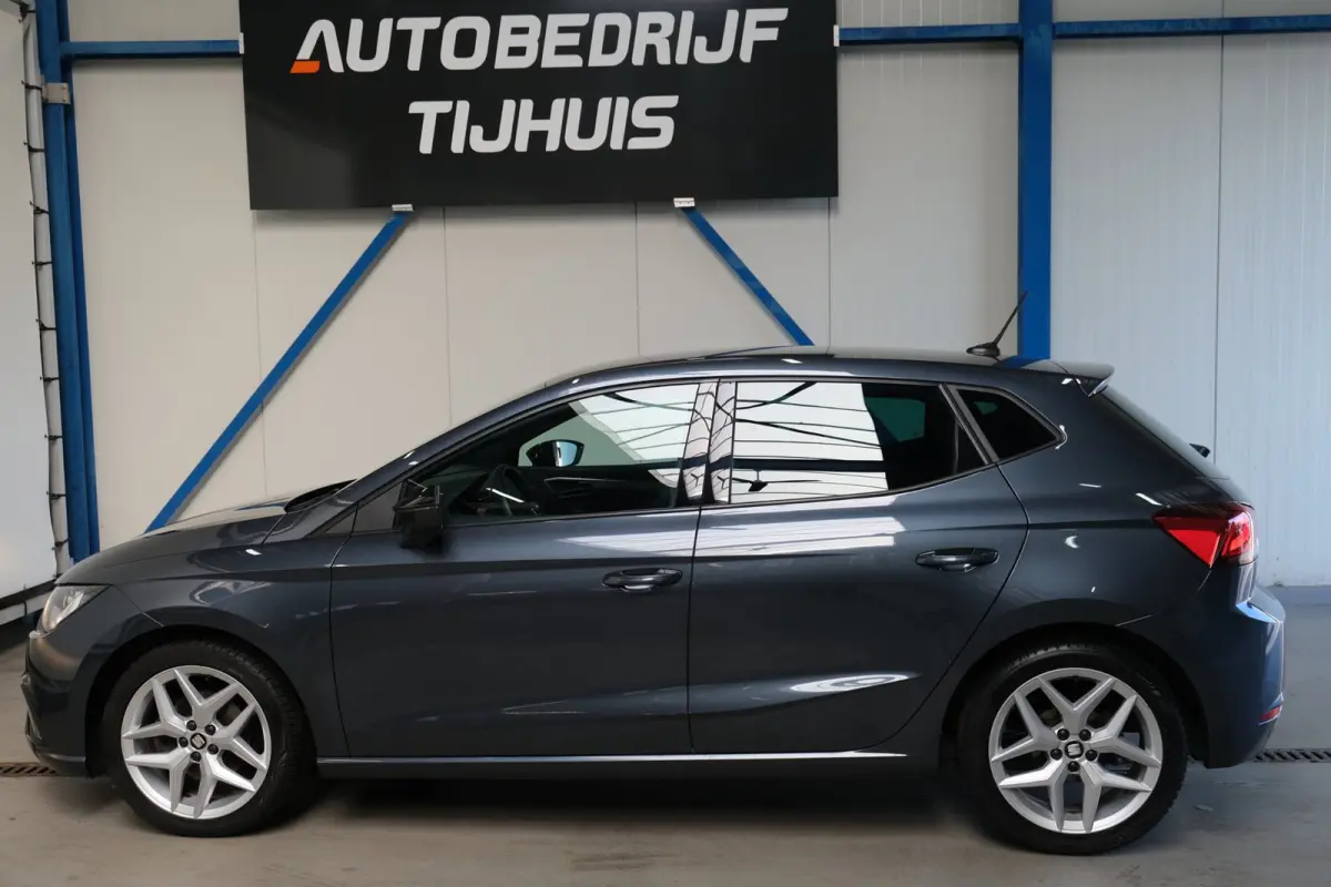 1.0 TSI FR Business Intense Automaat - N.A.P. Airco, Cruise, PDC, Navi, Carplay, Camera.