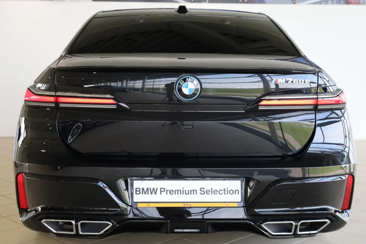 M760e xDrive | Head-Up Display | Panoramadak | Driving + Parking Ass. Professional 360 Camera | Bowers & Wilkins | Active Steering | Trekhaak