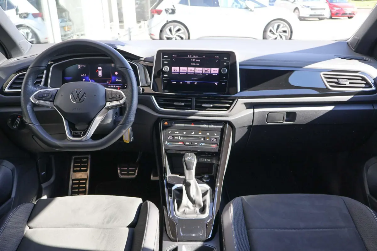 1.5 TSI 150pk DSG R-Line | Trekhaak | Camera | Adaptive Cruise | PDC | Apple Carplay | Stoelverwarming