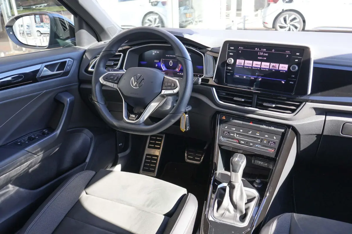 1.5 TSI 150pk DSG R-Line | Trekhaak | Camera | Adaptive Cruise | PDC | Apple Carplay | Stoelverwarming