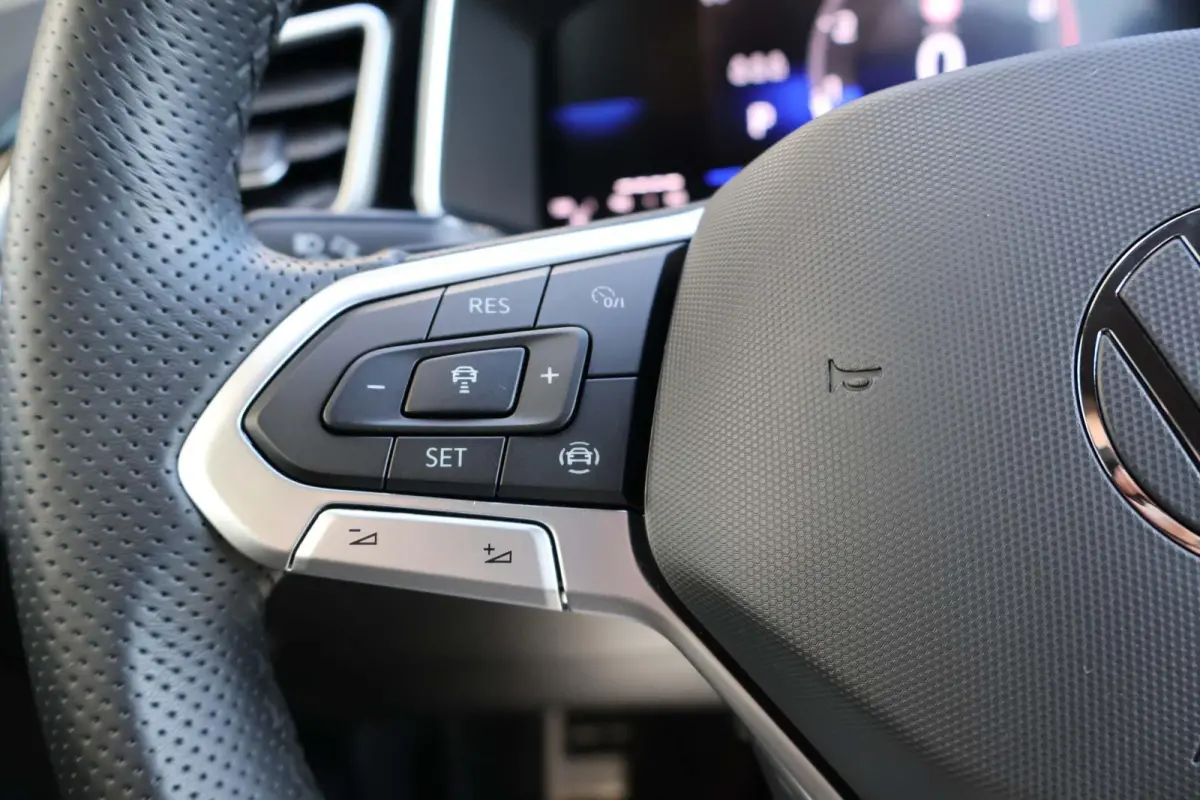 1.5 TSI 150pk DSG R-Line | Trekhaak | Camera | Adaptive Cruise | PDC | Apple Carplay | Stoelverwarming
