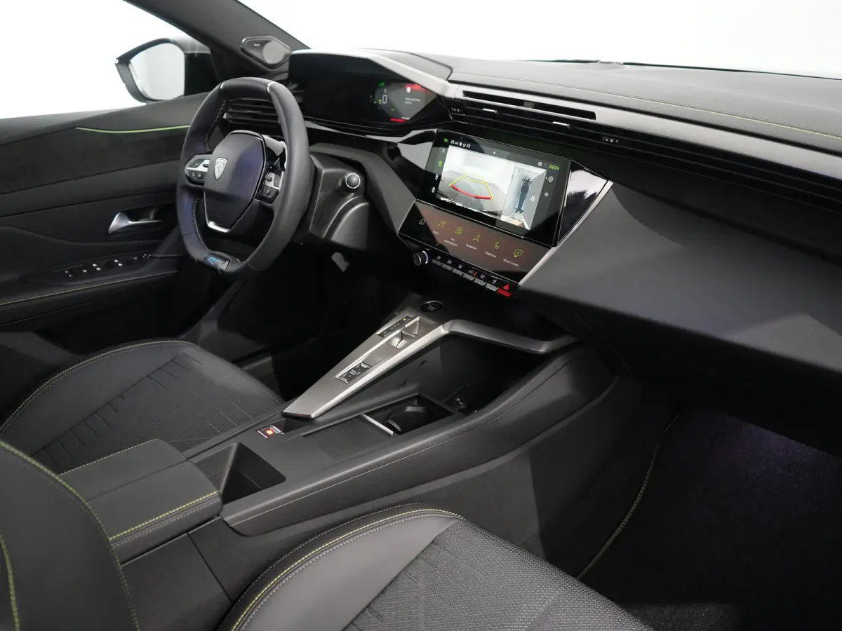 GT | Driver Sport Pack | Elektrische parkeerrem | Extra getinte achterste zijruiten en achterruit