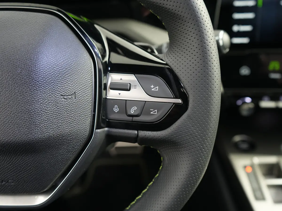 GT | Driver Sport Pack | Elektrische parkeerrem | Extra getinte achterste zijruiten en achterruit