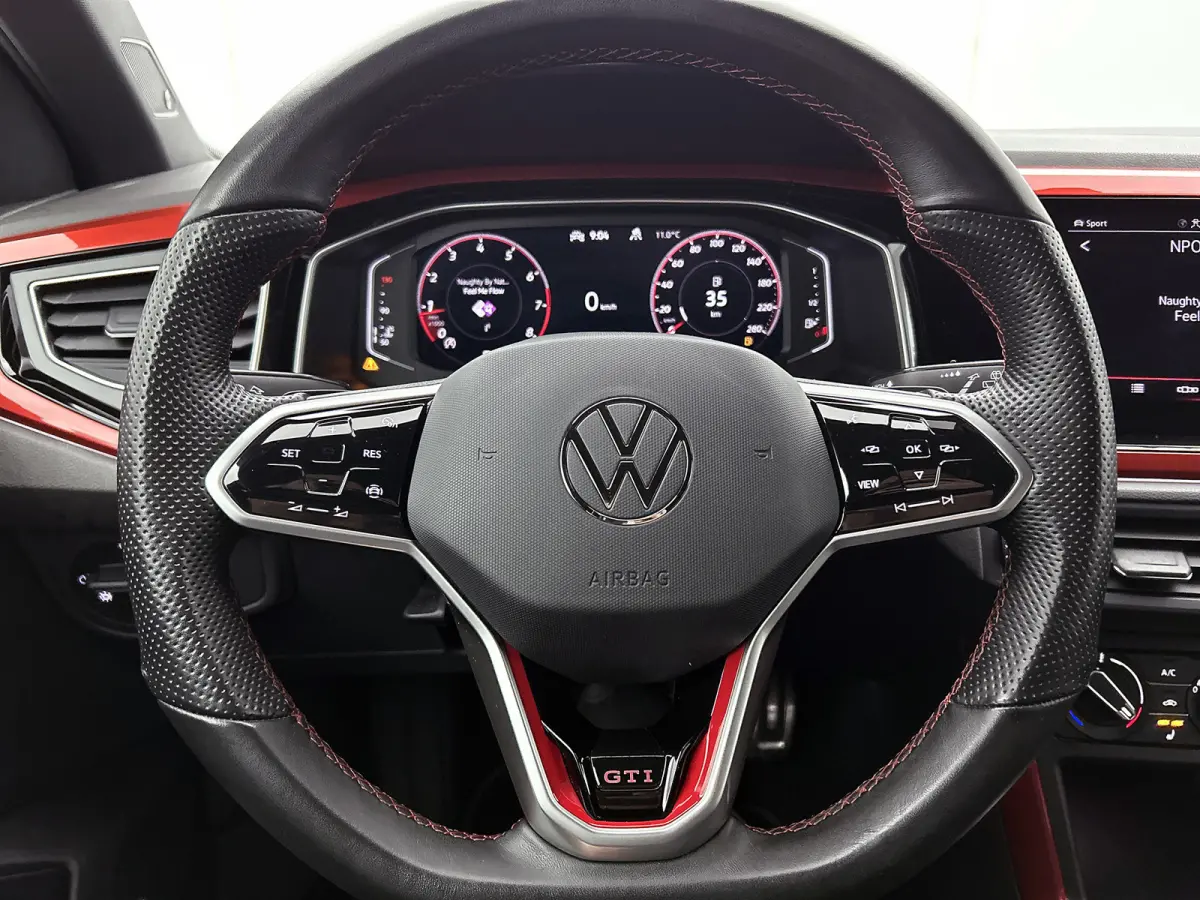 2.0 TSI GTI( Goed OnderH, Navi, PDC V+A, StoelV, App-Connect, Cruise Con, Etc)
