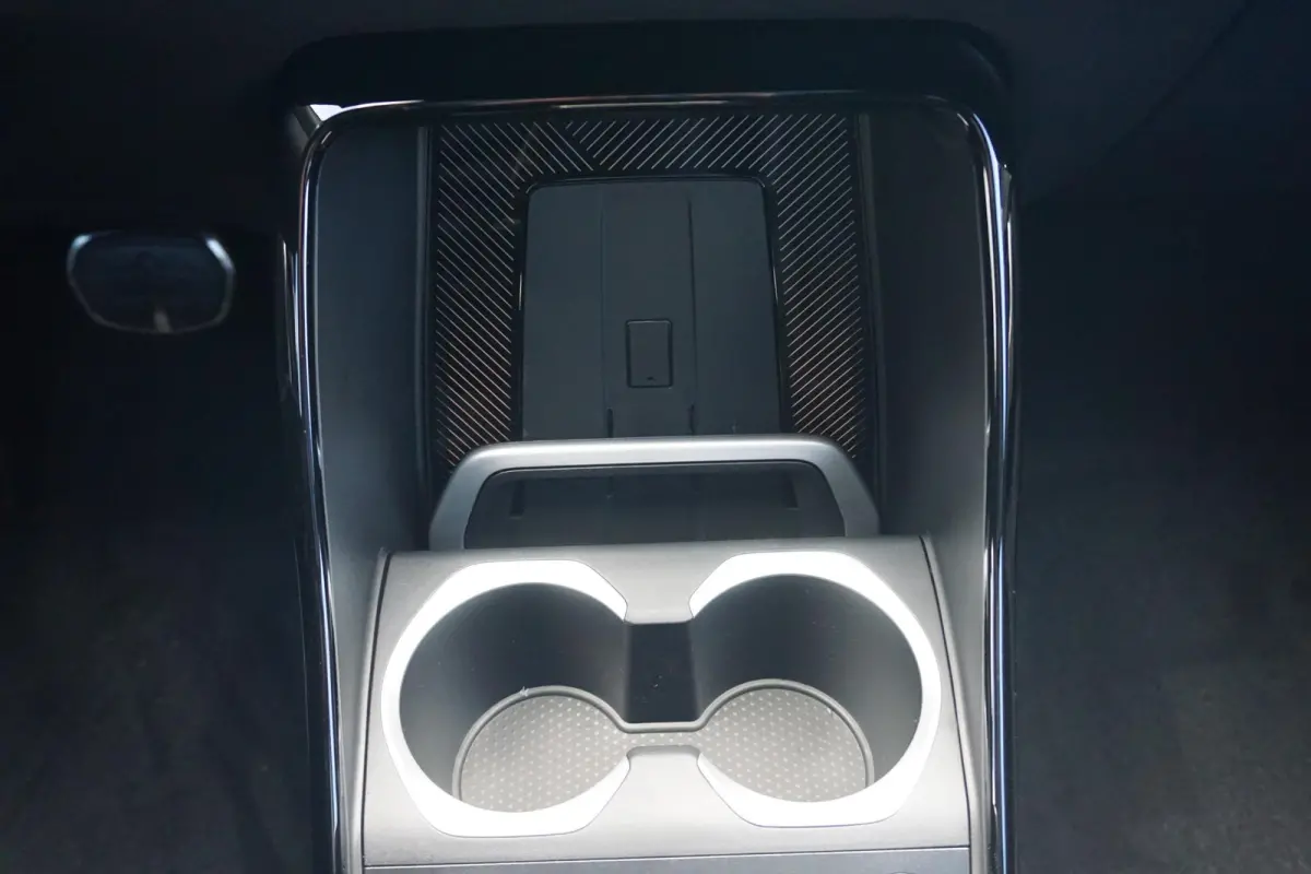 sDrive20i M Sport Pro / Trekhaak / Panoramadak / Keyless entry / Adaptieve LED koplampen / Stoel & Stuurwielverwarming