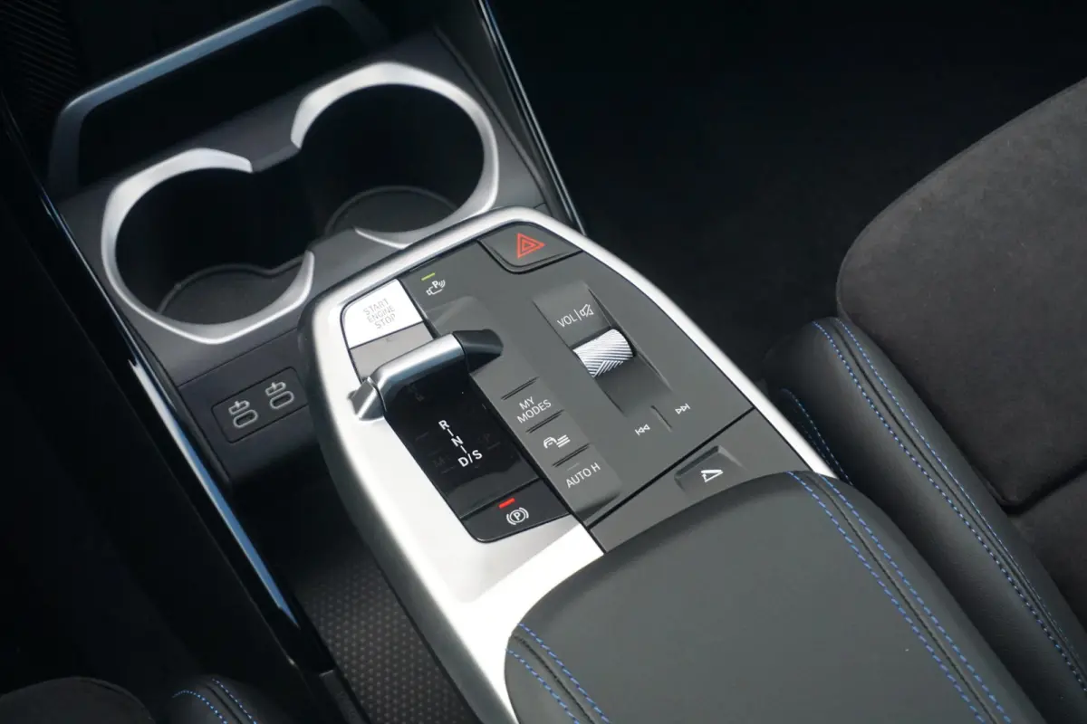 sDrive20i M Sport Pro / Trekhaak / Panoramadak / Keyless entry / Adaptieve LED koplampen / Stoel & Stuurwielverwarming