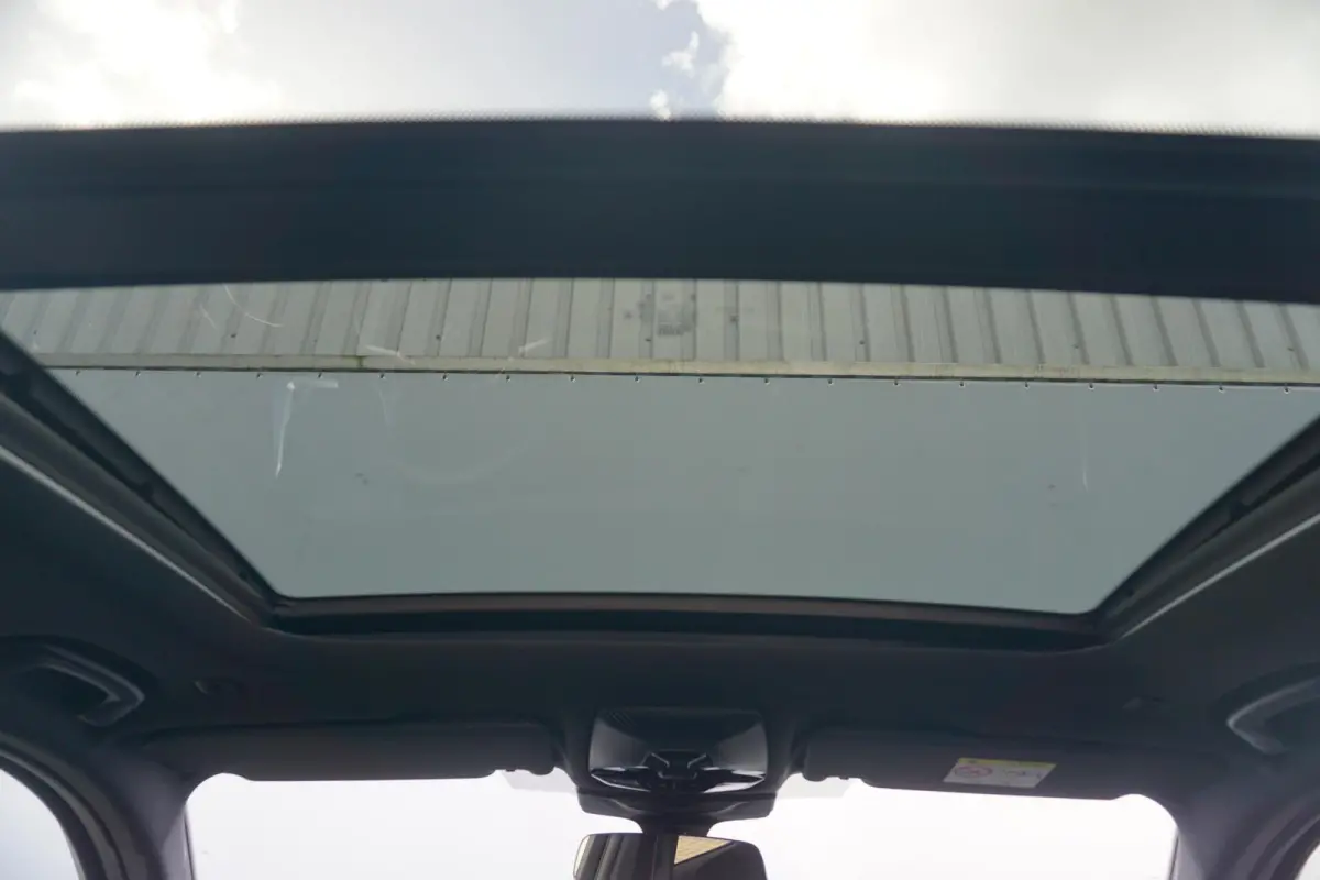 sDrive20i M Sport Pro / Trekhaak / Panoramadak / Keyless entry / Adaptieve LED koplampen / Stoel & Stuurwielverwarming