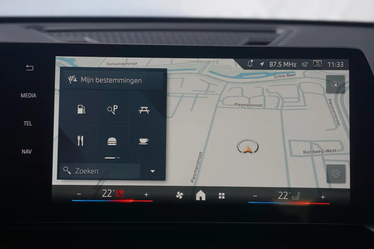 sDrive20i M Sport Pro / Trekhaak / Panoramadak / Keyless entry / Adaptieve LED koplampen / Stoel & Stuurwielverwarming
