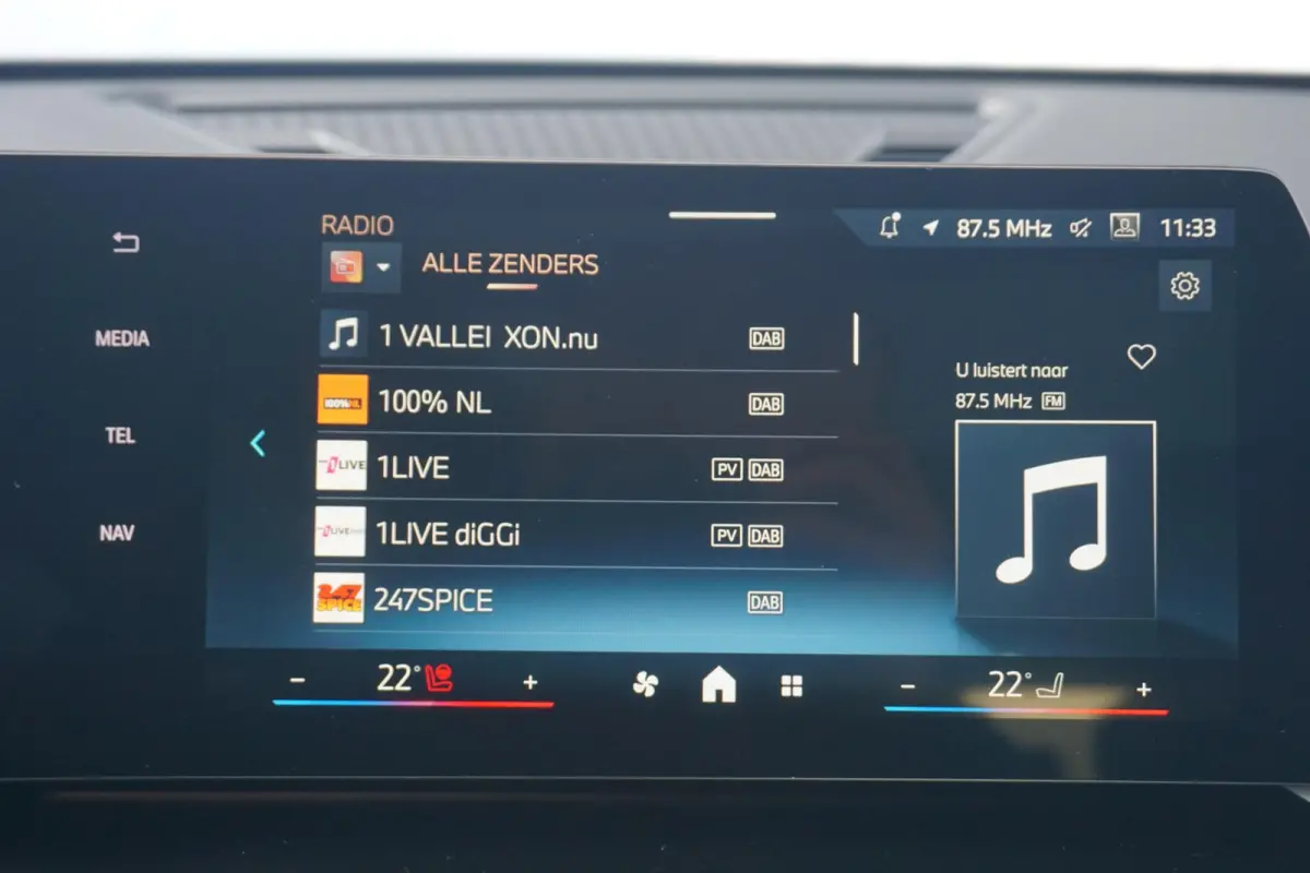 sDrive20i M Sport Pro / Trekhaak / Panoramadak / Keyless entry / Adaptieve LED koplampen / Stoel & Stuurwielverwarming