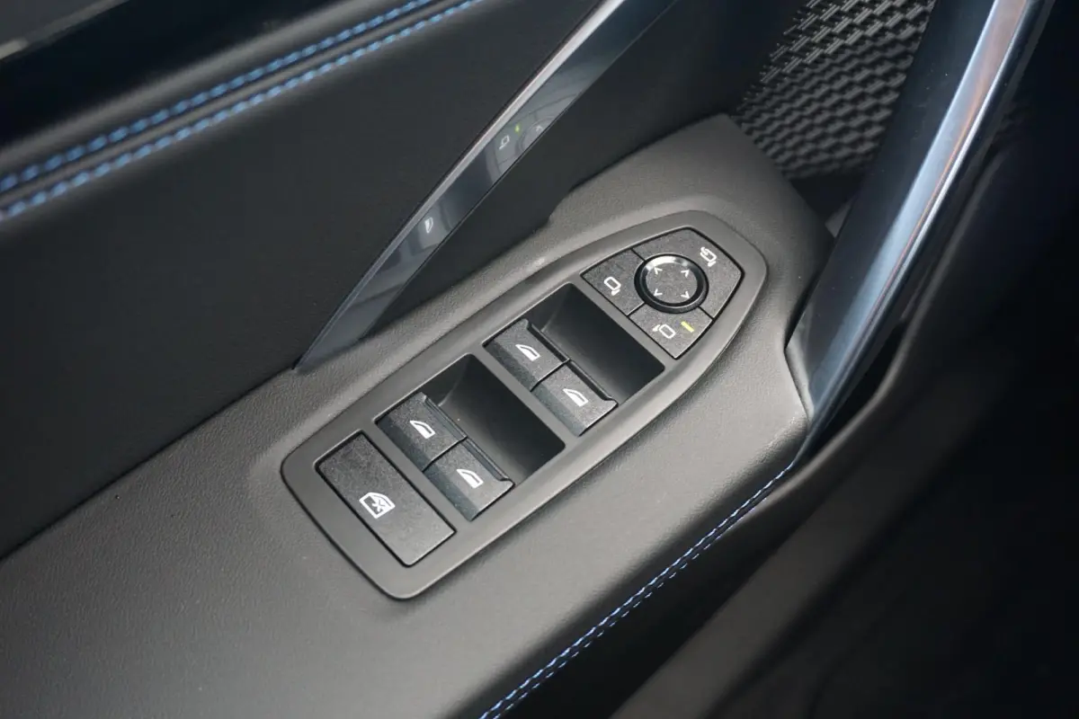 sDrive20i M Sport Pro / Trekhaak / Panoramadak / Keyless entry / Adaptieve LED koplampen / Stoel & Stuurwielverwarming