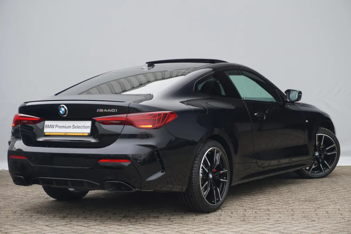 M440i xDrive M Sport Pro | Schuif-/kanteldak / Driving Assistant Professional / Head-up / Rondomzicht camera / Harman Kardon / Adaptief M onderstel / Comfort Pack