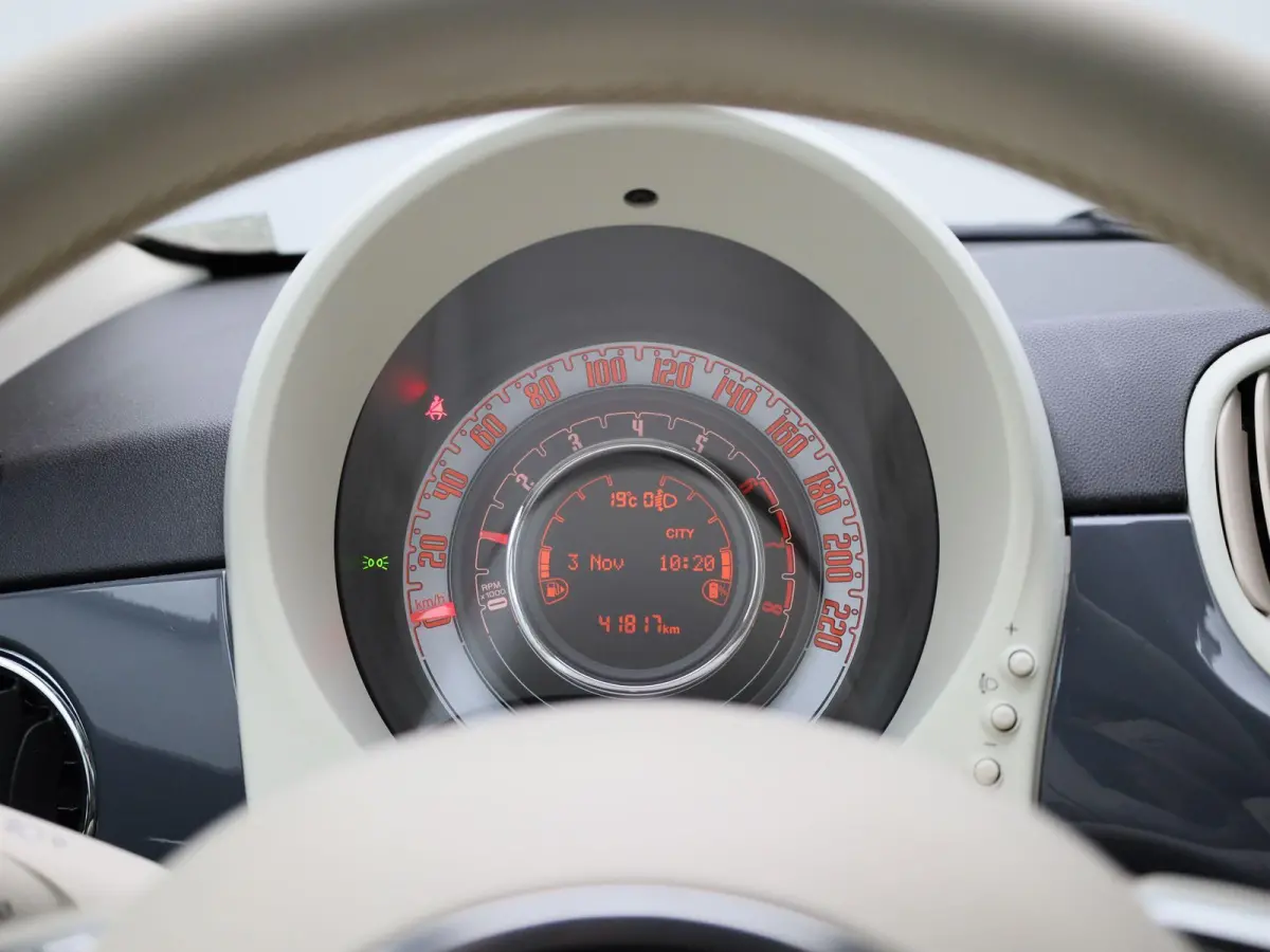 1.0 Hybrid Lounge | Cruise Control | Radio | Navigatie | Bluetooth |