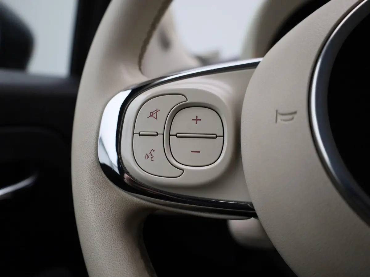 1.0 Hybrid Lounge | Cruise Control | Radio | Navigatie | Bluetooth |