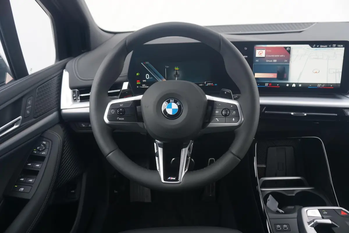 218i M Sport | Trekhaak / Panoramadak / Driving Assistant / Comfort Access / Stoel & Stuurwielverwarming