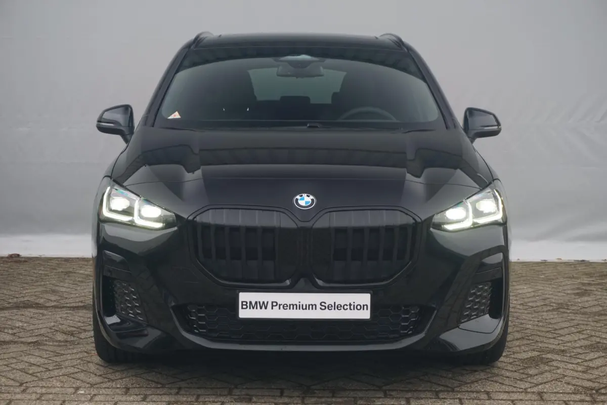 218i M Sport | Trekhaak / Panoramadak / Driving Assistant / Comfort Access / Stoel & Stuurwielverwarming