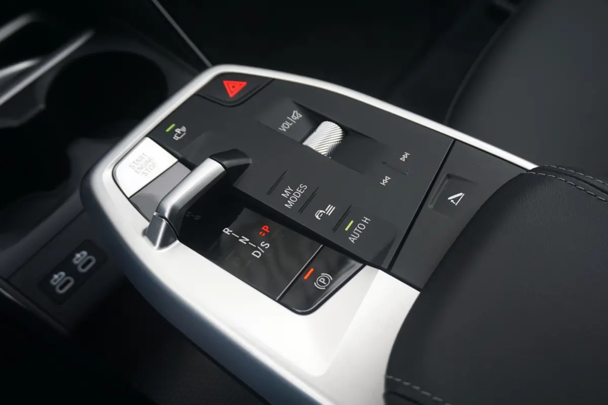218i M Sport | Trekhaak / Panoramadak / Driving Assistant / Comfort Access / Stoel & Stuurwielverwarming