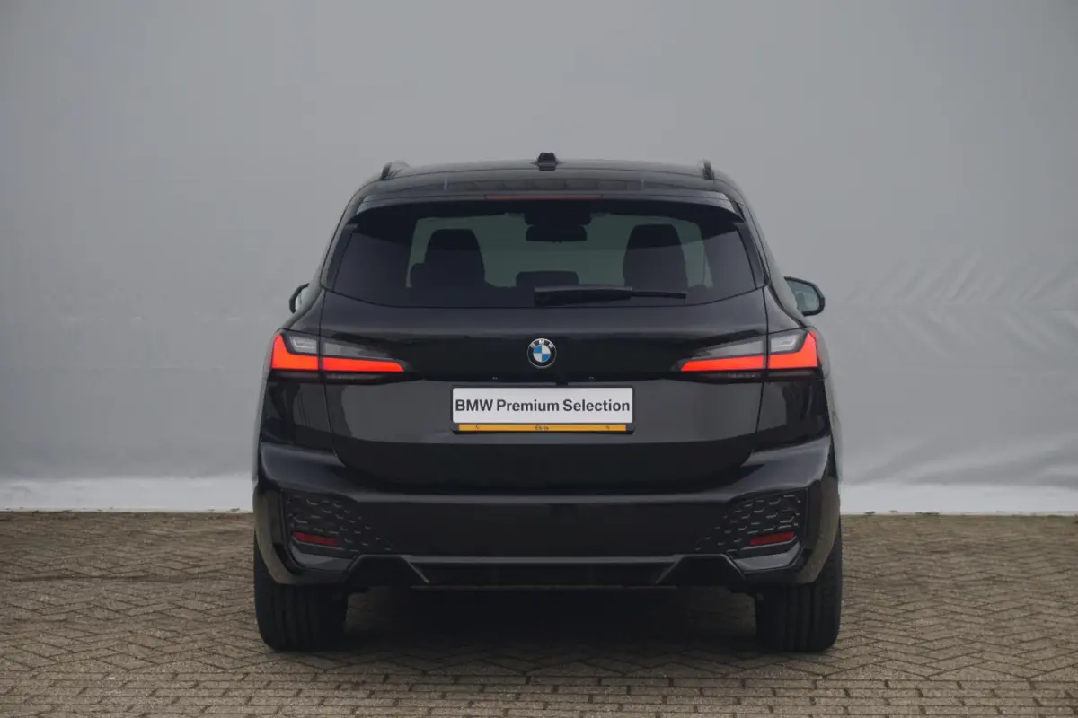 218i M Sport | Trekhaak / Panoramadak / Driving Assistant / Comfort Access / Stoel & Stuurwielverwarming