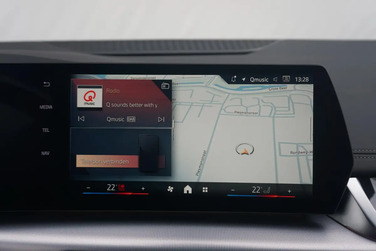 218i M Sport | Trekhaak / Panoramadak / Driving Assistant / Comfort Access / Stoel & Stuurwielverwarming